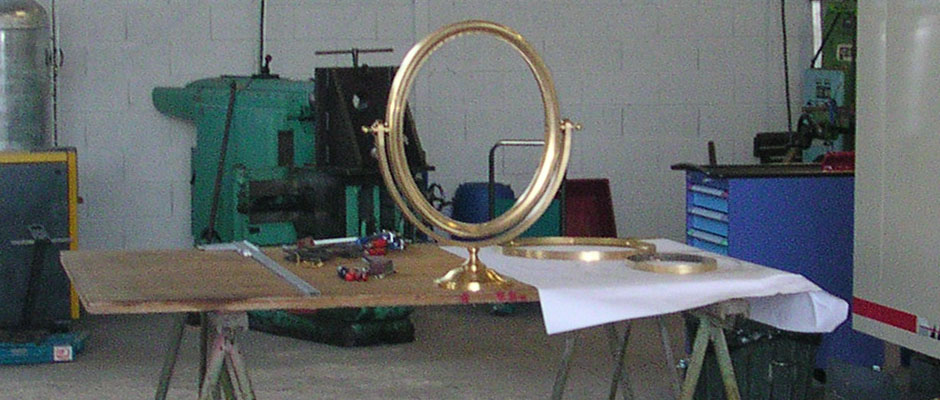 Miroir en court de montage